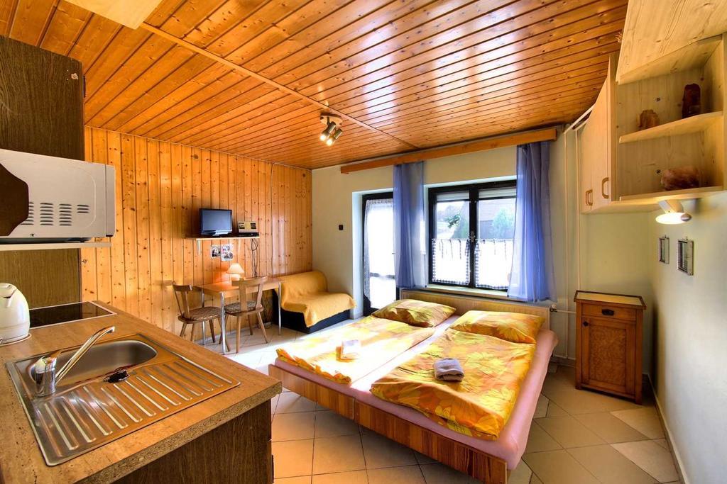 Penzion Nemilek Kolinec ภายนอก รูปภาพ